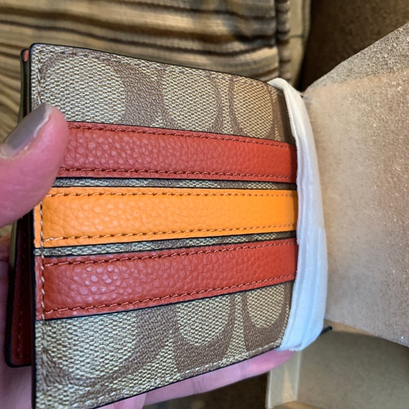 Authentic COACH Signat leather/Smooth leather Colorblock 3-1 wallet/Keychain set - Picture 6 of 11